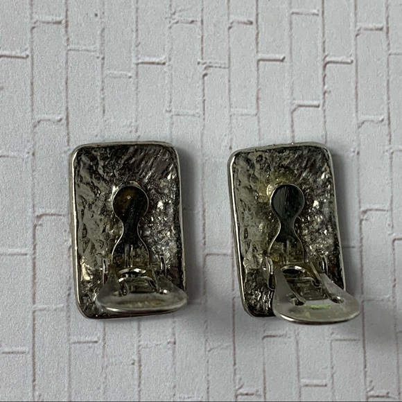 Vintage Enamel Clip On Earrings - Picture 4 of 4